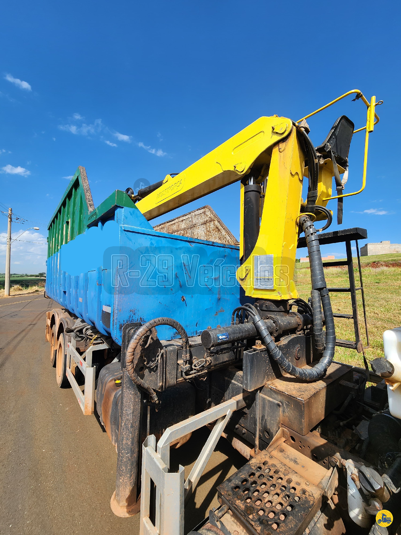 CARROCERIA SOBRE CHASSI  TRUCK CARROCEIRA E MUCK R29 Caminhões IRACEMAPOLIS SÃO PAULO SP